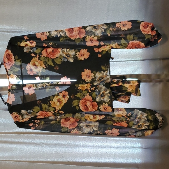 Blouse - Picture 2 of 4